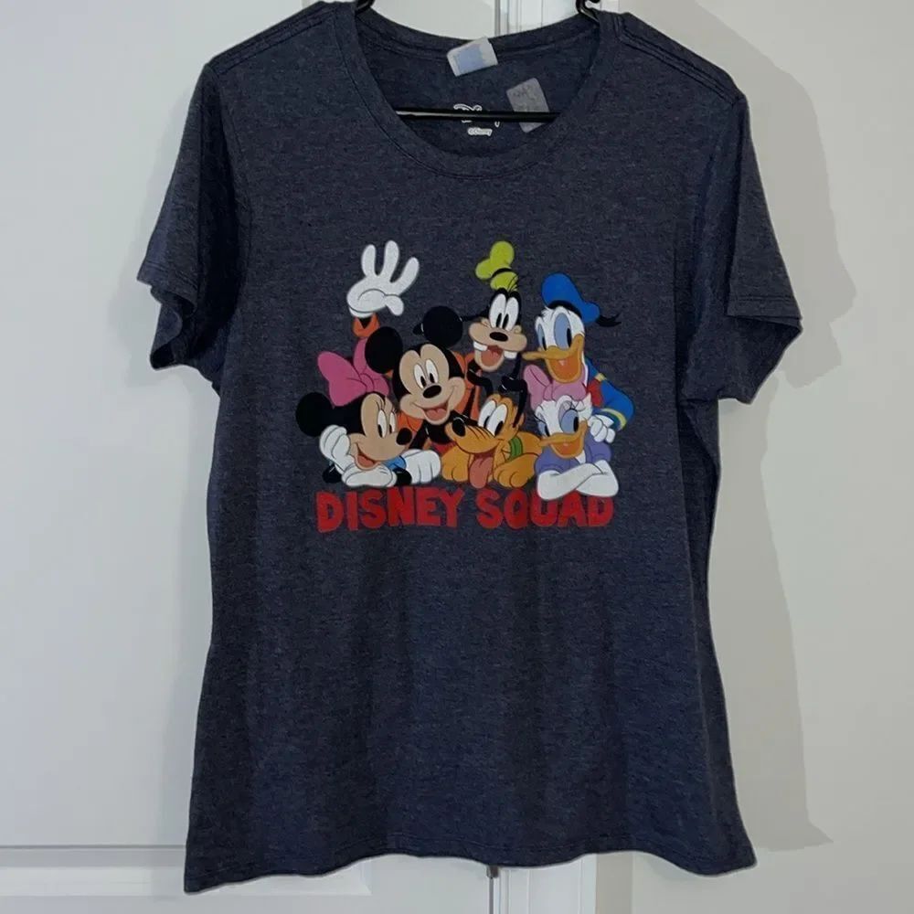 Gray Disney Squad Mickey Pluto Daffy Goofy Minnie Mouse Women’s  T shirt L